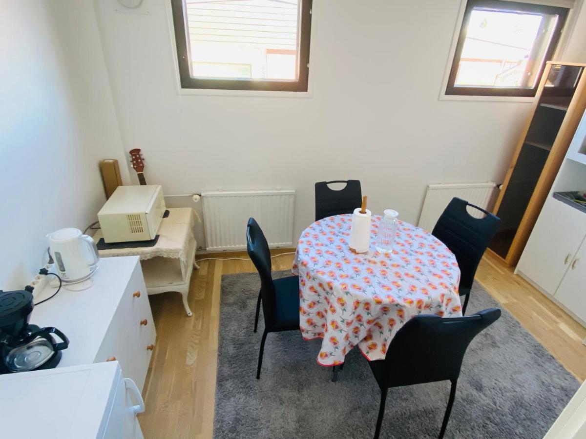 Two Bedrooms,Dining Area And Bathroom With Private Entrance Kotka Exterior foto